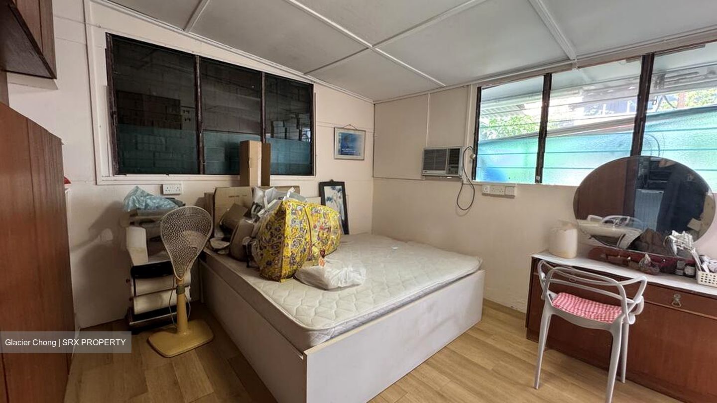 Jalan Hiboran (D13), Terrace #511928461